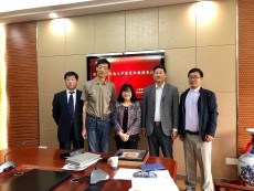 Prof Siu Oi-ling visited foreign university